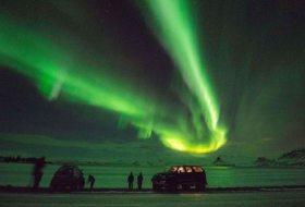 Iceland police tell drivers to stop staring at sky